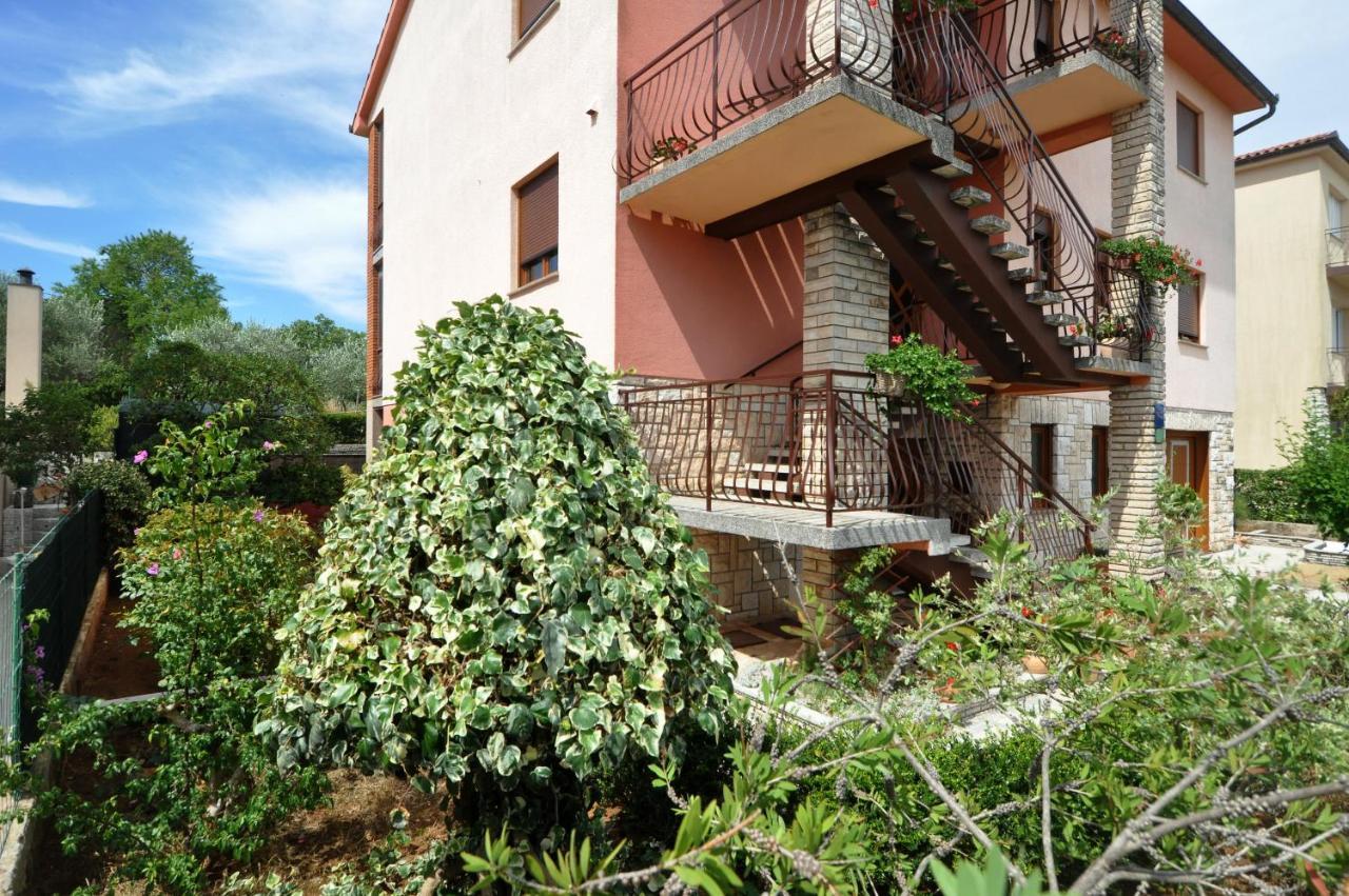 Lory Apartment